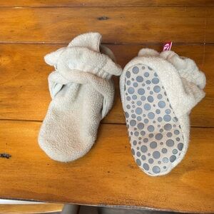 Zutano baby booties 18M